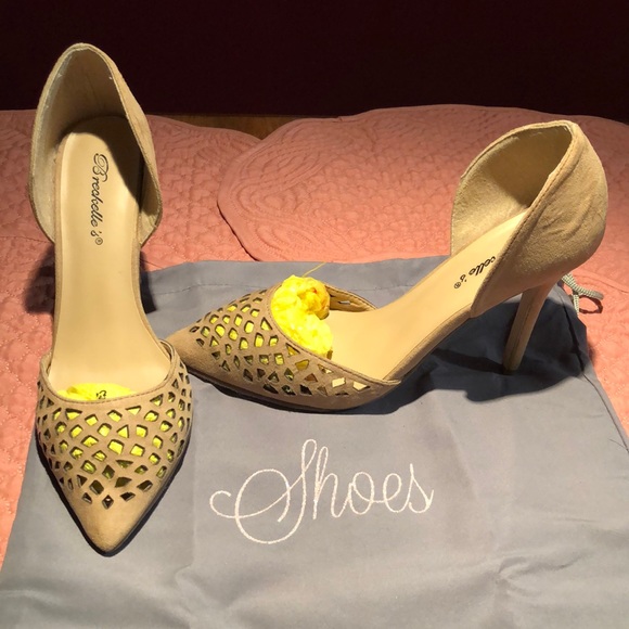 Sexy suede heels! - Picture 2 of 5